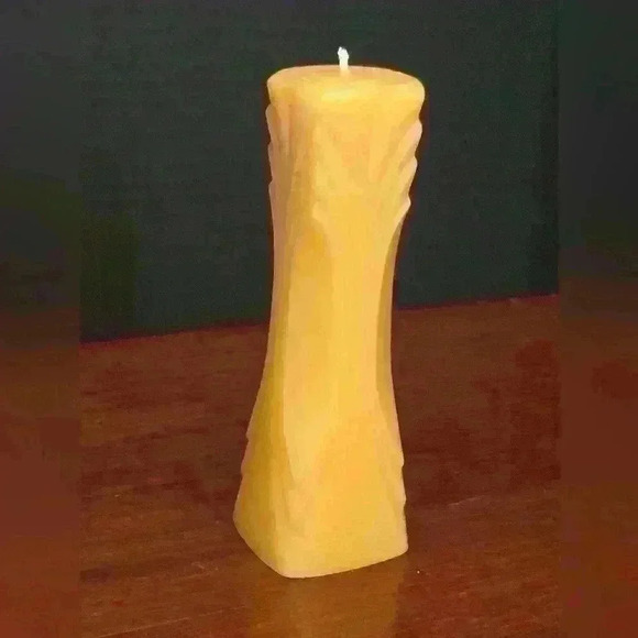 100% Beeswax Hand  Crafted Candle - Vase - Picture 3 of 4